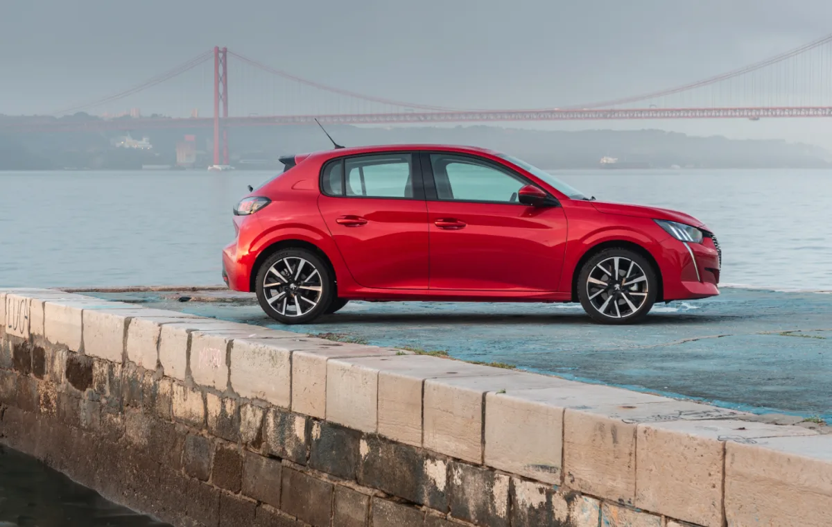 Peugeot 208 e 2008 Lumiere: la serie speciale debutta a Roma