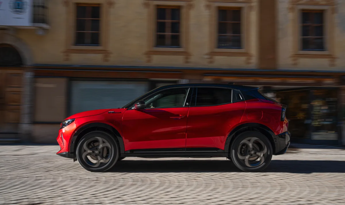 ALFA ROMEO Junior — Alfa Romeo Junior Pilota by Sabelt: solo 120 esemplari per il Giappone
