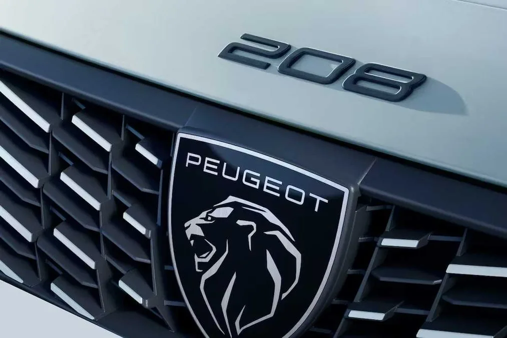 Peugeot 208 a benzina fino al 2030: il motore termico resta in listino
