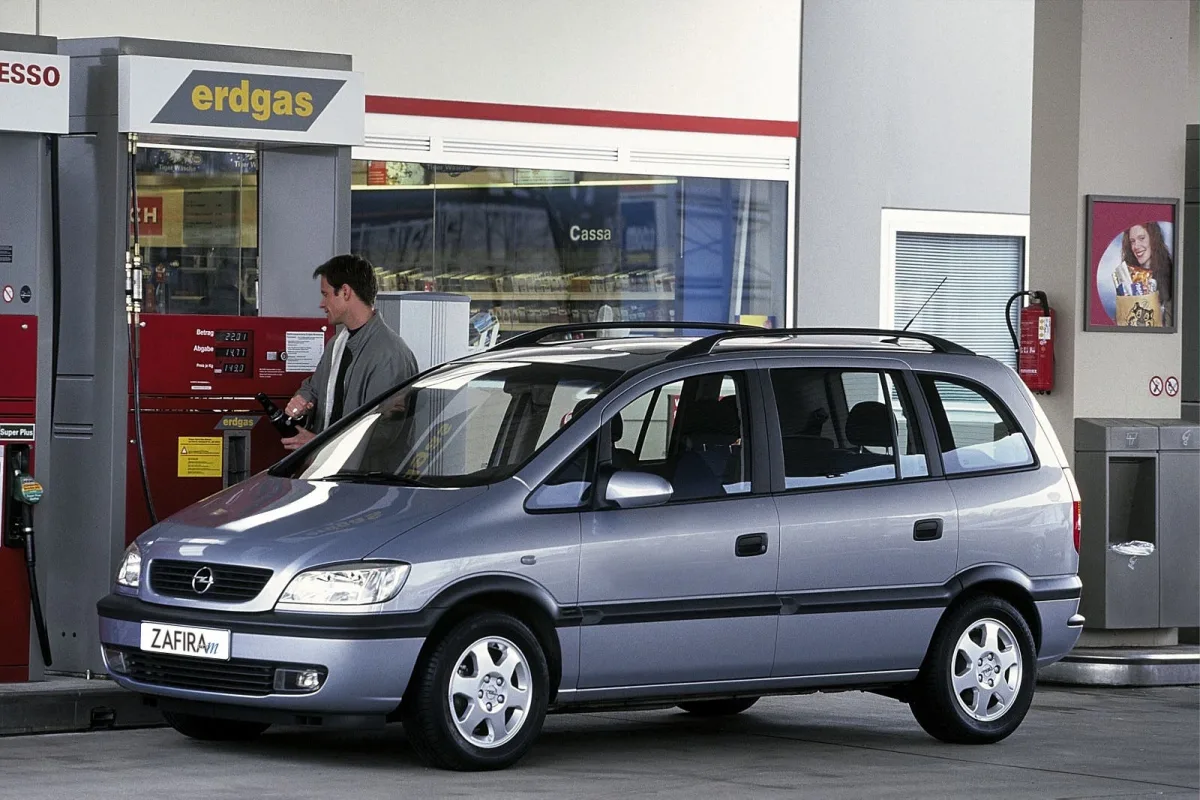 Opel Zafira EcoM a metano: la monovolume 7 posti che nel 2001 anticipava l’efficienza