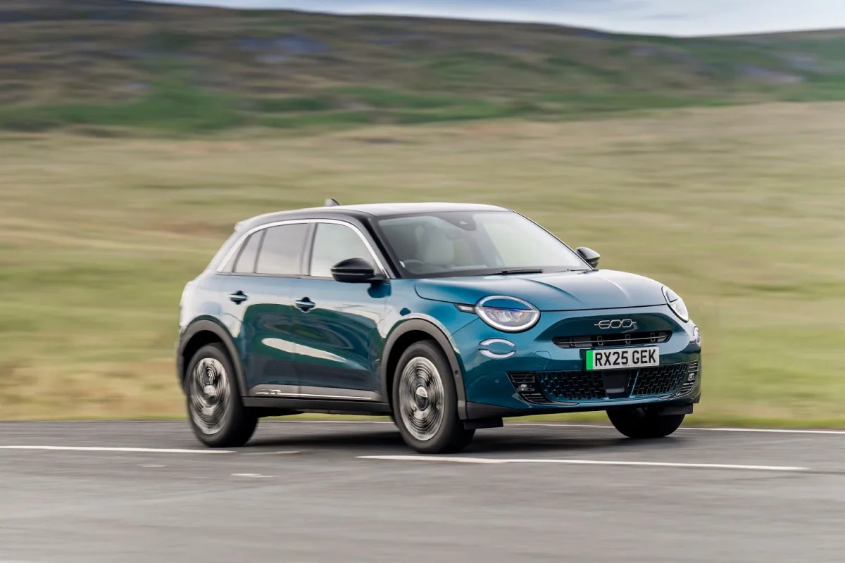 Fiat 600e e Abarth 600e: incentivi britannici per l'elettrico accessibile