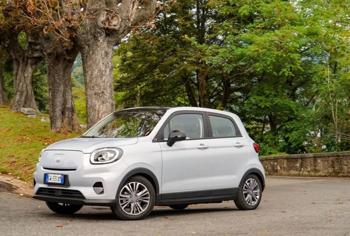 Leapmotor T03: il successo italiano si scontra con i ritardi nelle consegne