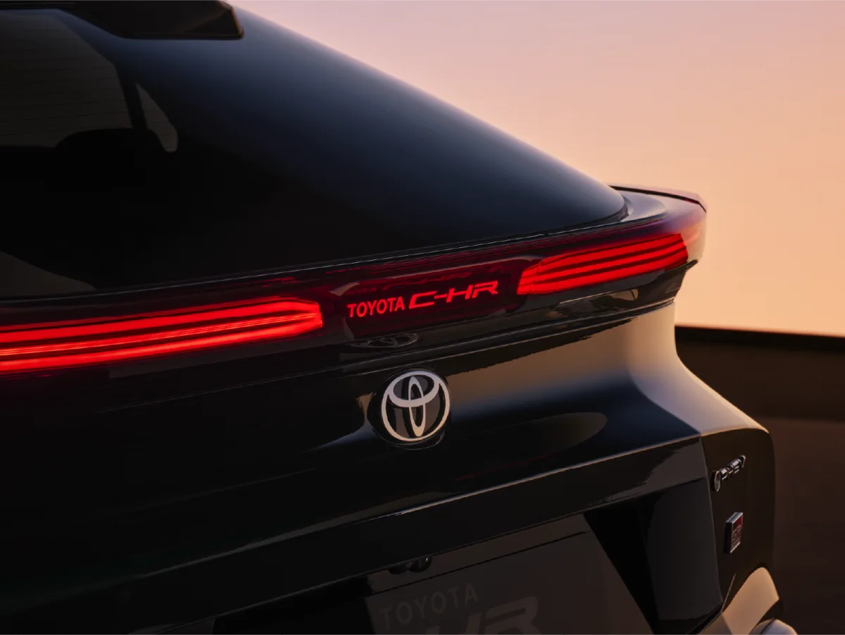 Toyota C-HR 2027: la GR Sport si rinnova con look inedito e più tecnologia