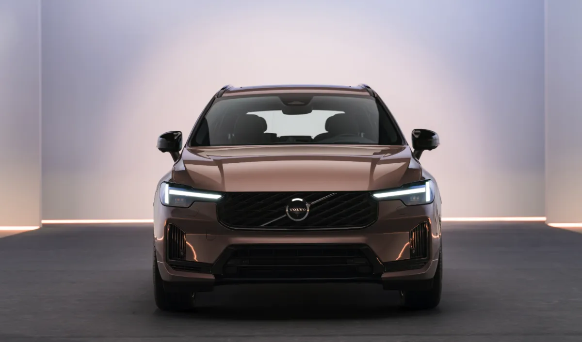 Volvo XC60 e XC90 PHEV 2027: autonomia elettrica fino a 200 km