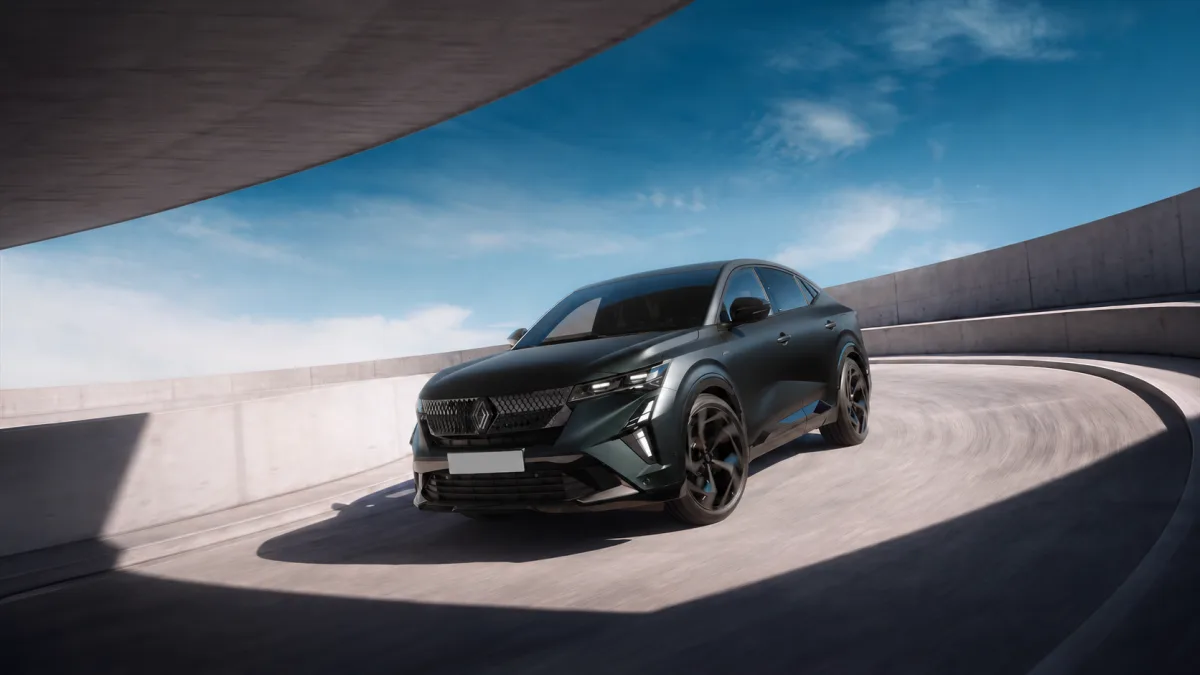 Renault Rafale Hypnotic: solo 100 esemplari per l'Italia, 300 CV e 60.700 euro